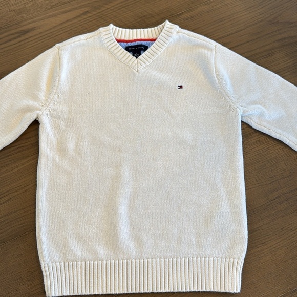 Tommy Hilfiger Kids‎ V-Neck Logo Off White Color Warm Winter Sweater Medium 8-10 - Picture 2 of 9